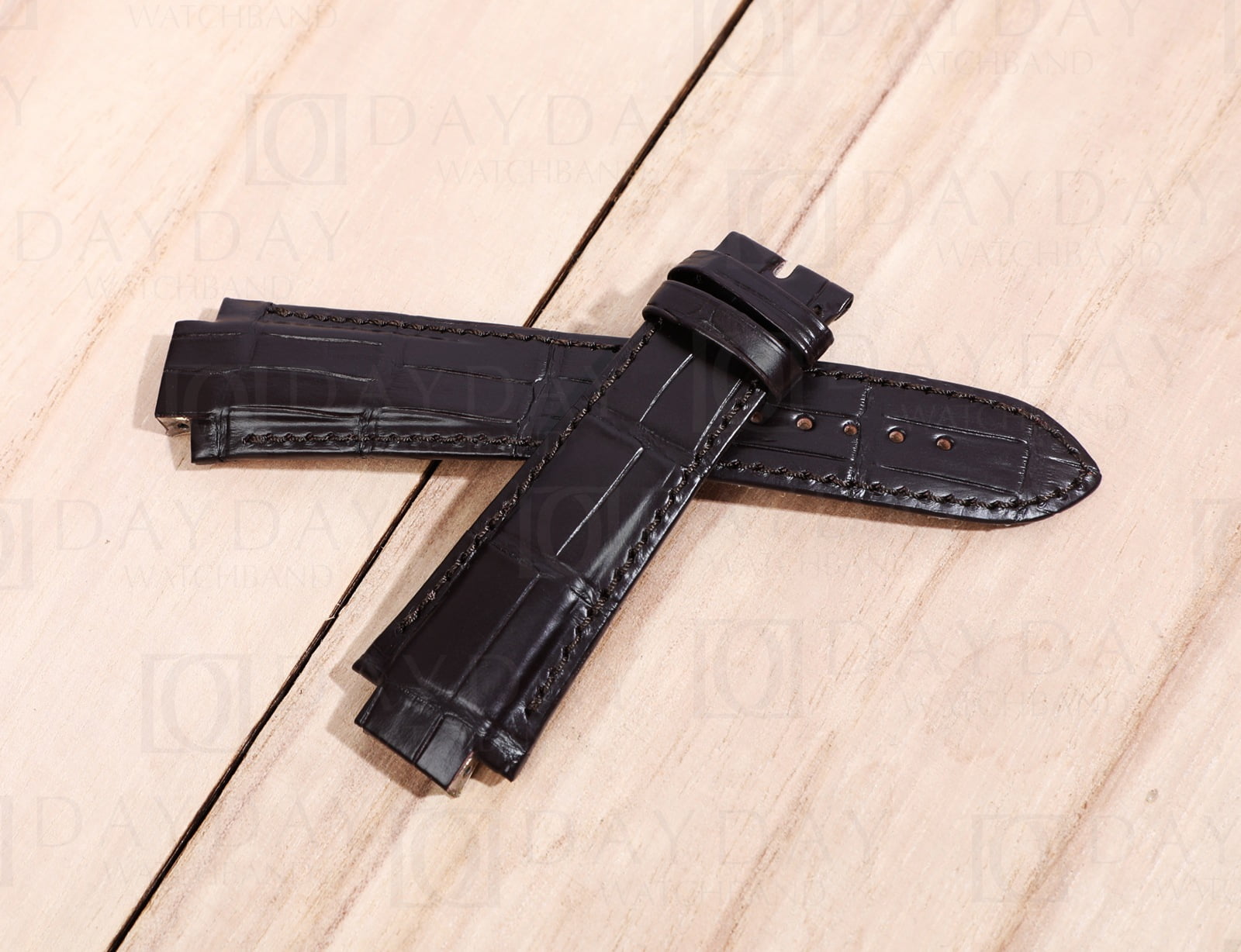 Custom alligator leather watch strap for Girard Perregaux Laureato Evo3 80180（Multi-color）