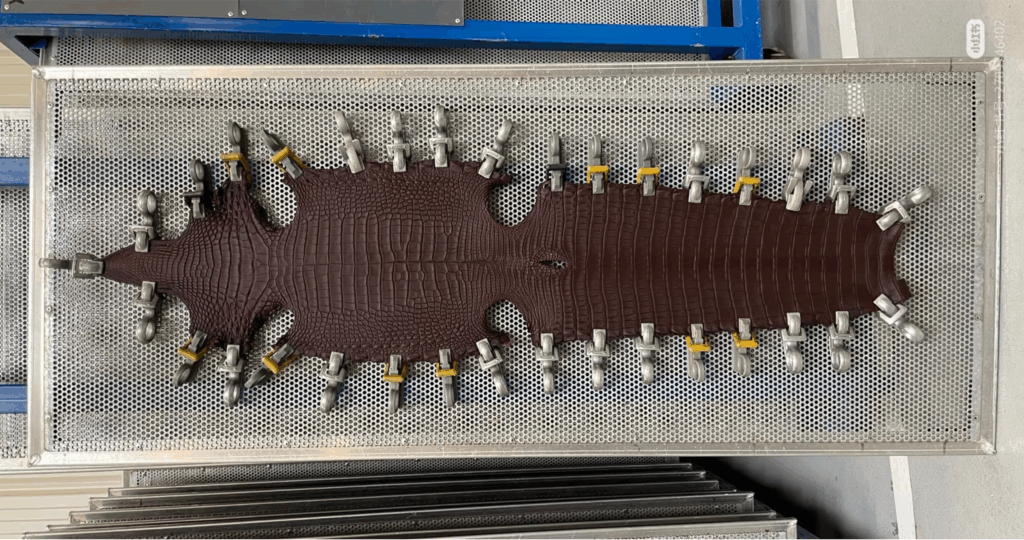 Choosing an Leather Watch Strap: Expert Tips for Smart Buyers 16 black alligator leather watch strap Structures handcrafted