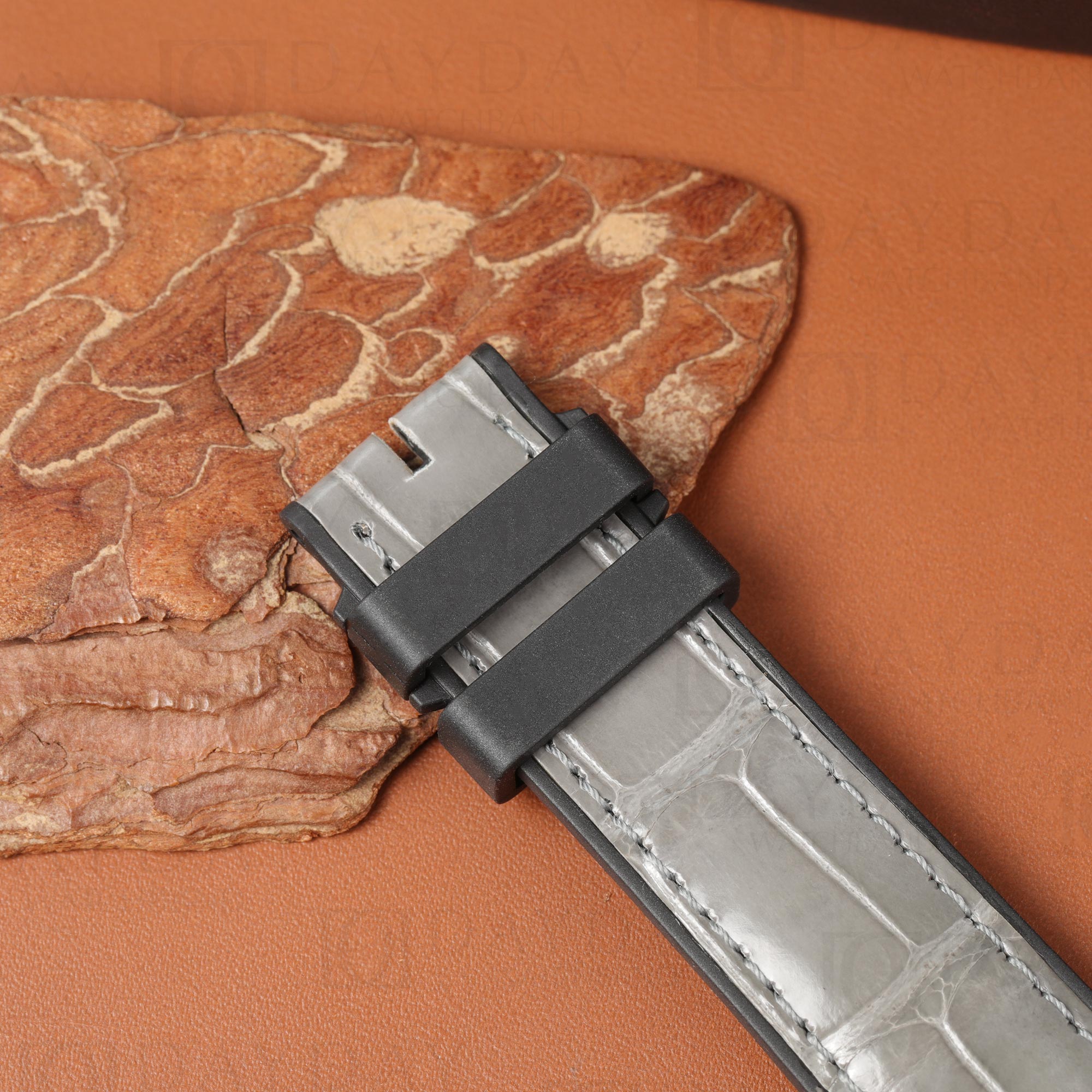 Custom Crocodile Leather Strap with Rubber Lining for 20mm, 21mm, 22mm 4 Custom Crocodile Leather Strap with Rubber Lining for 20mm, 21mm, 22mm - Image 4